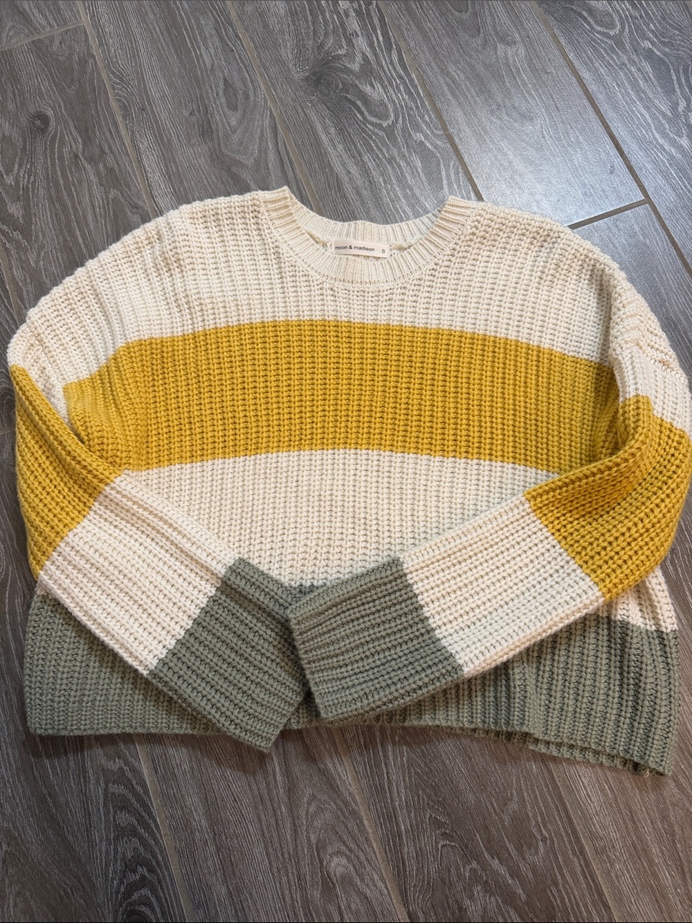 Moon & Madison Cropped Waffle-Knit Crewneck Sweater in Cream Mustard Olive small